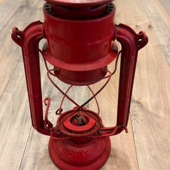 Vintage Jupiter 2 Kerosene Made in Poland Red Lantern, original, no glass dome - Picture 6 of 6